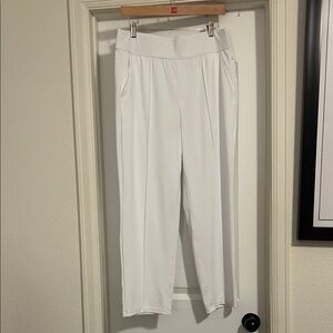 Women’s Halara NWT White Wide Leg Pull on Pants 
/Trousers Size Large